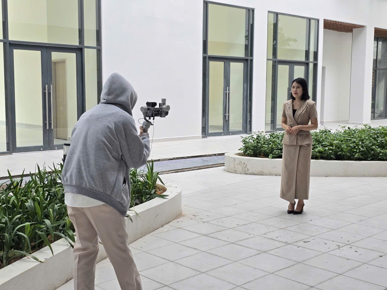 Phía sau những Clip triệu view ngành bất động sản.